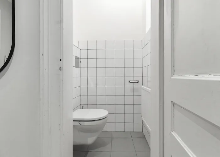 Close To Stadthalle I 5 Min To Lugner Apartment